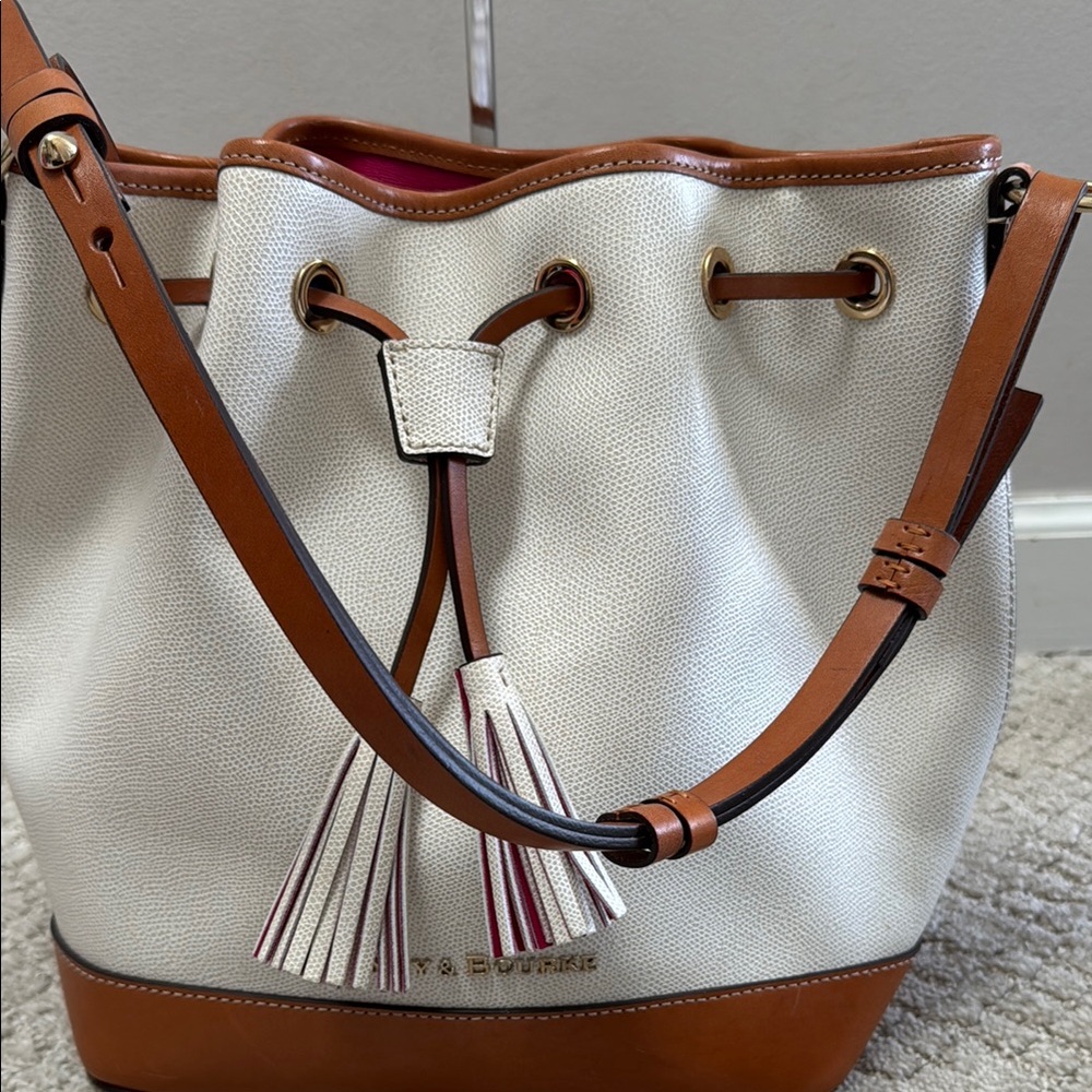 Dooney & Bourke White and Tan Bucket Bag